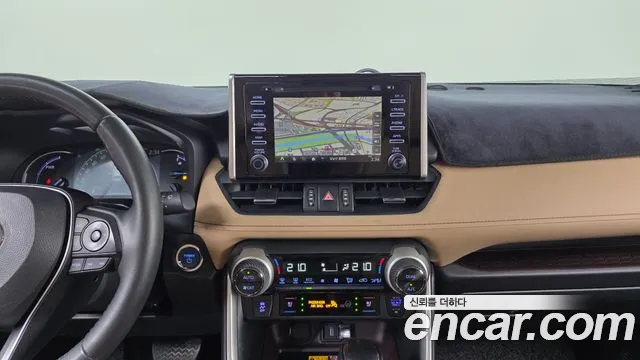 Toyota RAV4 — фото 14