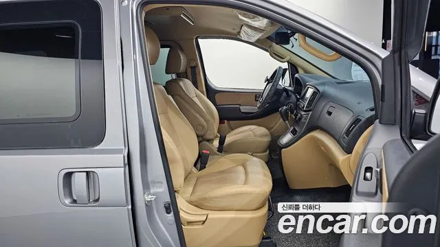 Hyundai Starex — фото 11