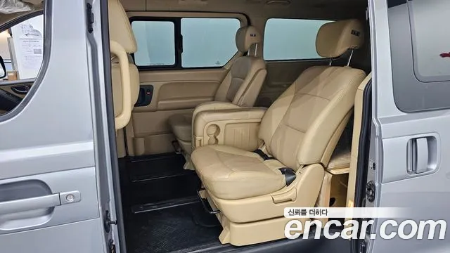 Hyundai Starex — фото 12