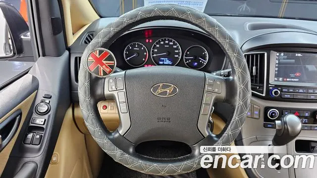 Hyundai Starex — фото 14