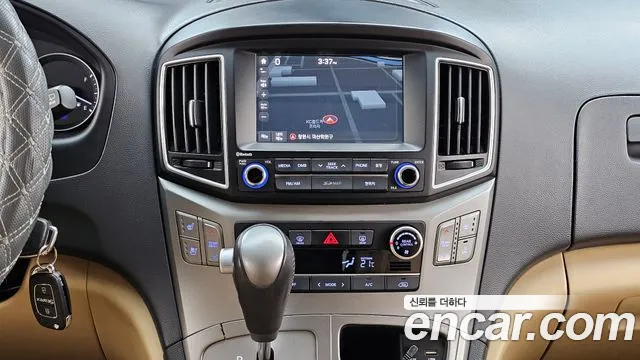 Hyundai Starex — фото 15