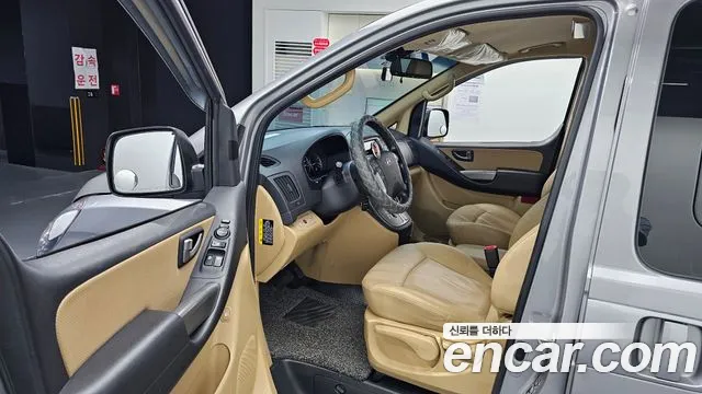 Hyundai Starex — фото 10