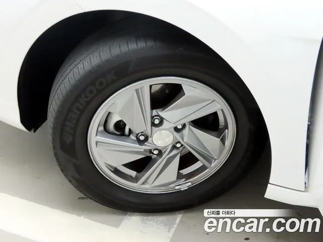 Hyundai Avante — фото 19