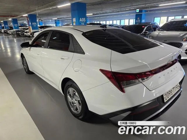 Hyundai Avante — фото 4