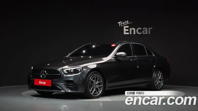 Mercedes-Benz E-Class — фото 1