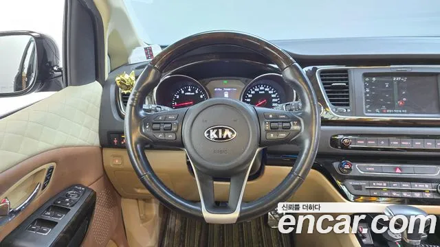 Kia Carnival — фото 13