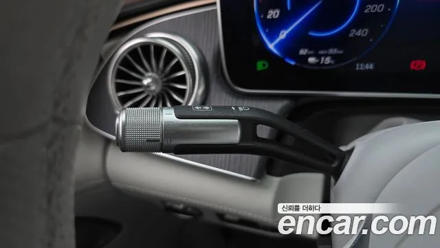 Mercedes-Benz EQS — фото 17