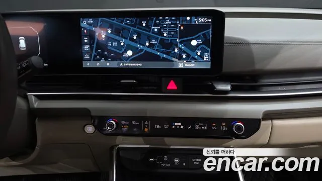 Kia Carnival — фото 13