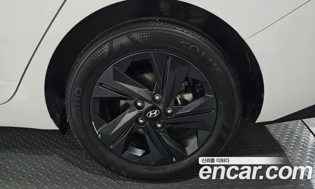 Hyundai Avante — фото 21