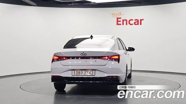 Hyundai Avante — фото 4