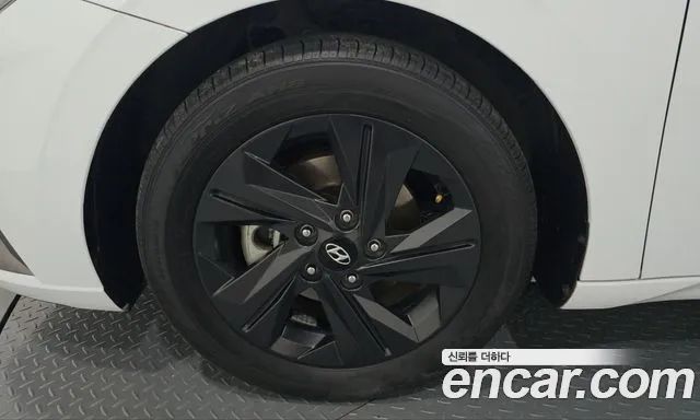Hyundai Avante — фото 5