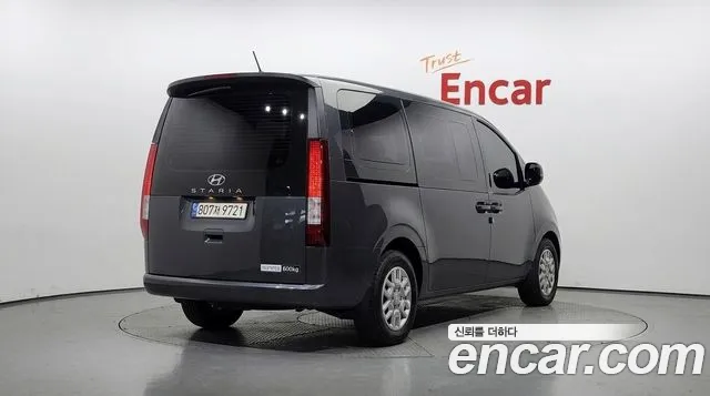 Hyundai Staria — фото 2