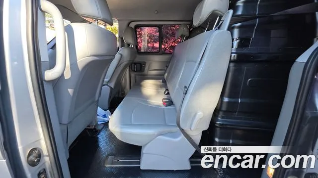 Hyundai Starex — фото 12