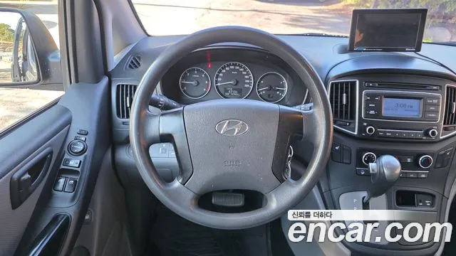 Hyundai Starex — фото 15