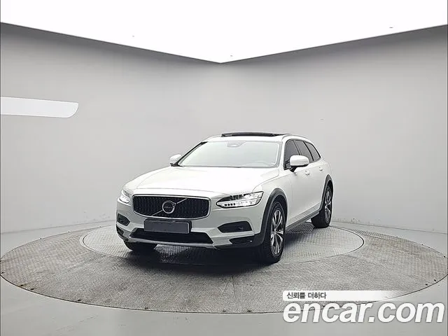 Volvo V90 — фото 1