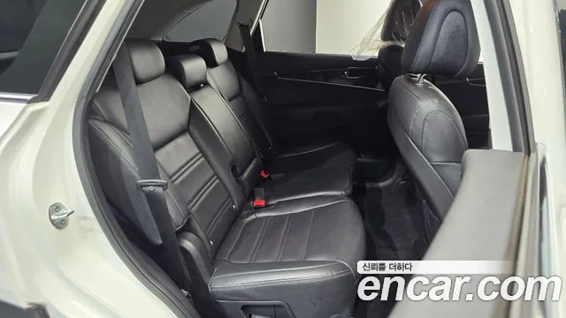 Kia Sorento — фото 11