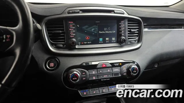Kia Sorento — фото 12