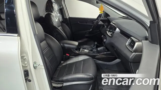 Kia Sorento — фото 27