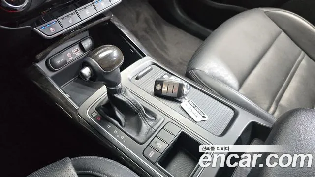 Kia Sorento — фото 9