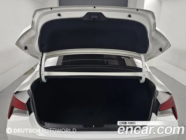 Hyundai Avante — фото 19