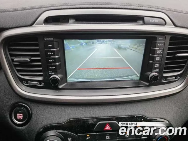 Kia Sorento — фото 11