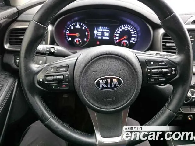 Kia Sorento — фото 14