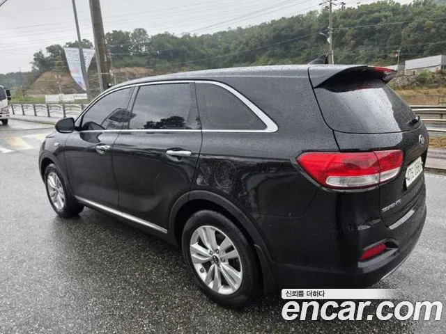Kia Sorento — фото 5