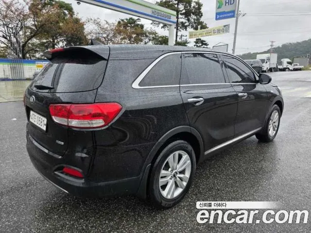 Kia Sorento — фото 6