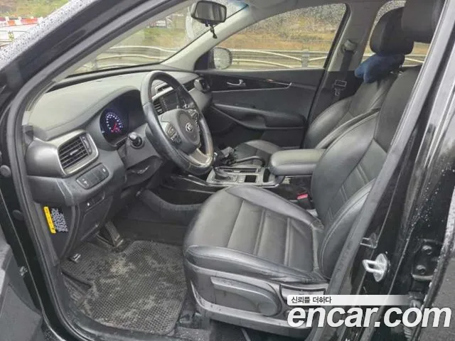 Kia Sorento — фото 8