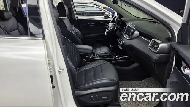 Kia Sorento — фото 11