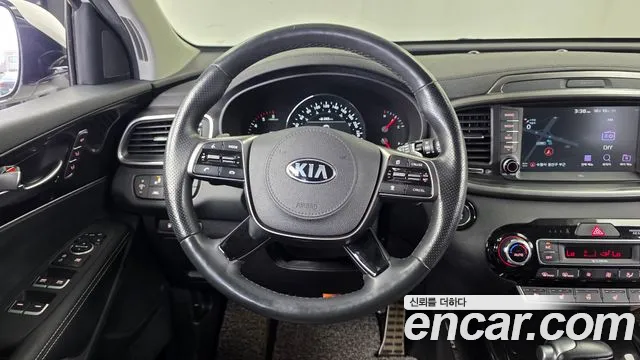 Kia Sorento — фото 13