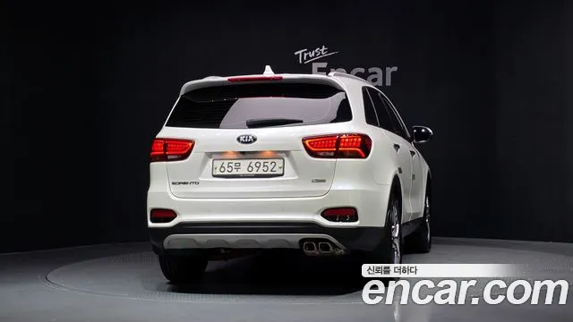 Kia Sorento — фото 4