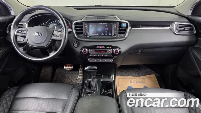 Kia Sorento — фото 7