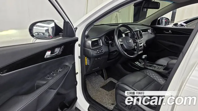 Kia Sorento — фото 10