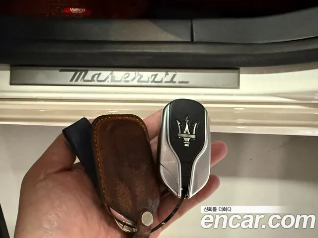 Maserati Quattroporte — фото 18