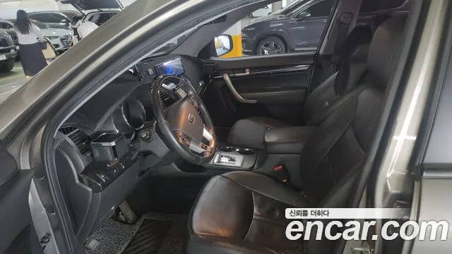 Kia Sorento — фото 14
