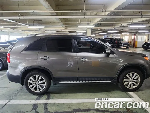 Kia Sorento — фото 4