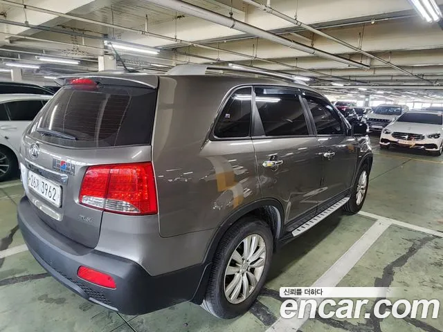 Kia Sorento — фото 5