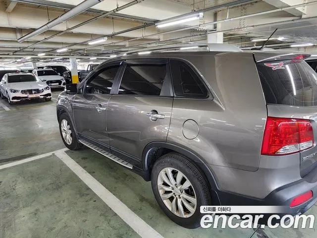 Kia Sorento — фото 6