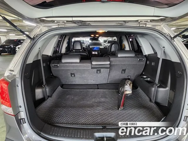Kia Sorento — фото 8