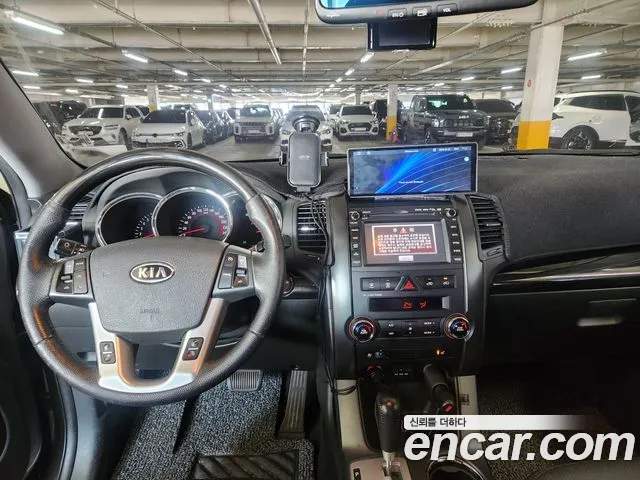 Kia Sorento — фото 9
