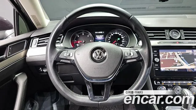 Volkswagen Passat — фото 13