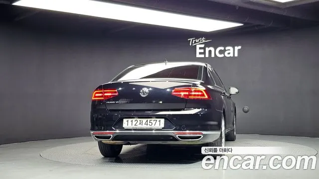 Volkswagen Passat — фото 4