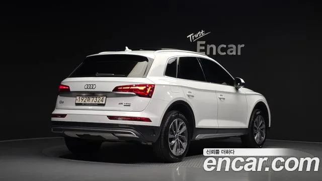 Audi Q5 — фото 1