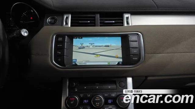 Land Rover Range Rover Evoque — фото 14