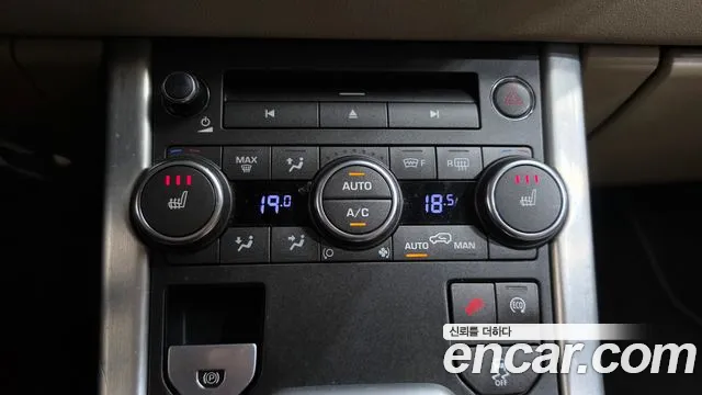 Land Rover Range Rover Evoque — фото 16