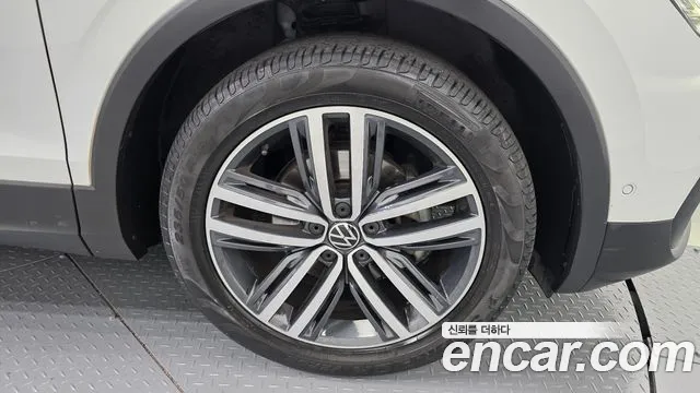 Volkswagen Tiguan — фото 21