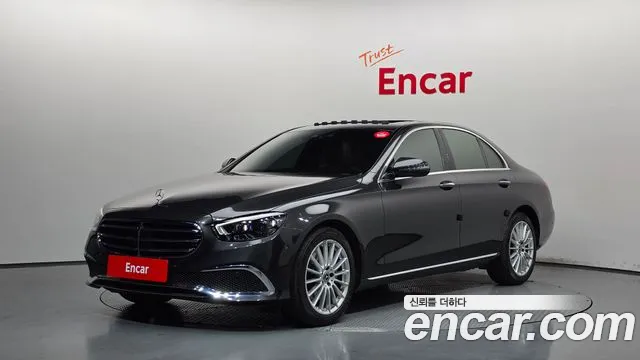 Mercedes-Benz E-Class — фото 1