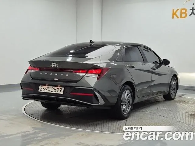 Hyundai Avante — фото 4