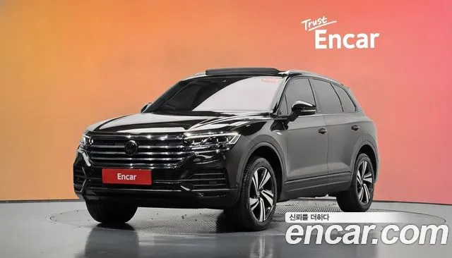 Volkswagen Touareg — фото 20